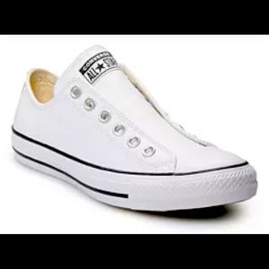 Woman’s All star Slip-on Converse.